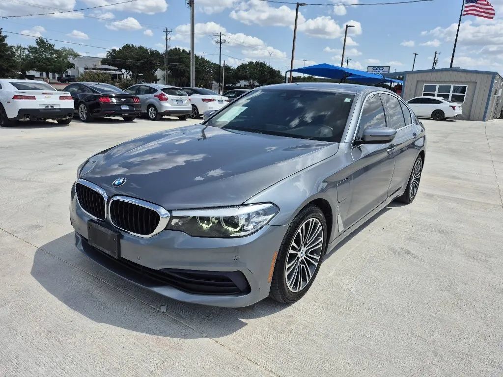 Used 2019 BMW 530e w/ Convenience Package RWD image 1