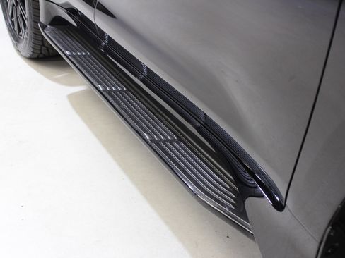 Used 2019 Lexus LX 570 4WD w/ Inspiration Series image 13