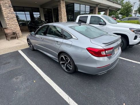 Used 2022 Honda Accord Sport image 2