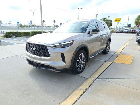 Used 2023 INFINITI QX60 Sensory w/ Vision Package image 8