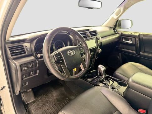 Certified 2017 Toyota 4Runner TRD Off-Road Premium AWD/4WD image 8