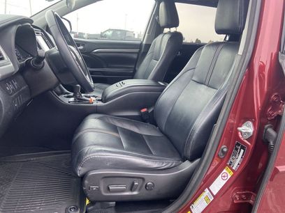 Used 2018 Toyota Highlander SE w/ Protection Package #3