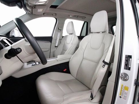 Used 2024 Volvo XC90 B6 Plus w/ Protection Package Premier image 19