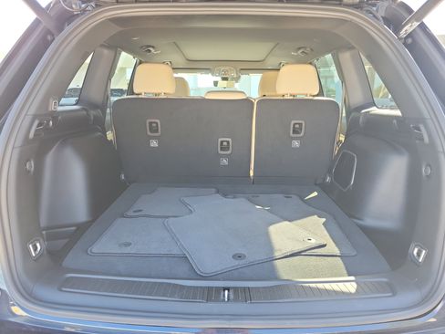 Used 2024 Jeep Grand Cherokee Limited w/ Luxury Tech Group II image 7