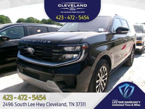 Used 2025 Ford Expedition Platinum AWD/4WD image 1