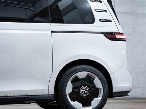 New 2025 Volkswagen ID. Buzz Pro S image 4