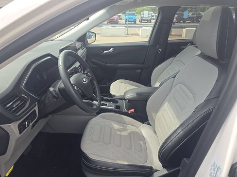 Used 2023 Ford Escape Platinum AWD/4WD image 8