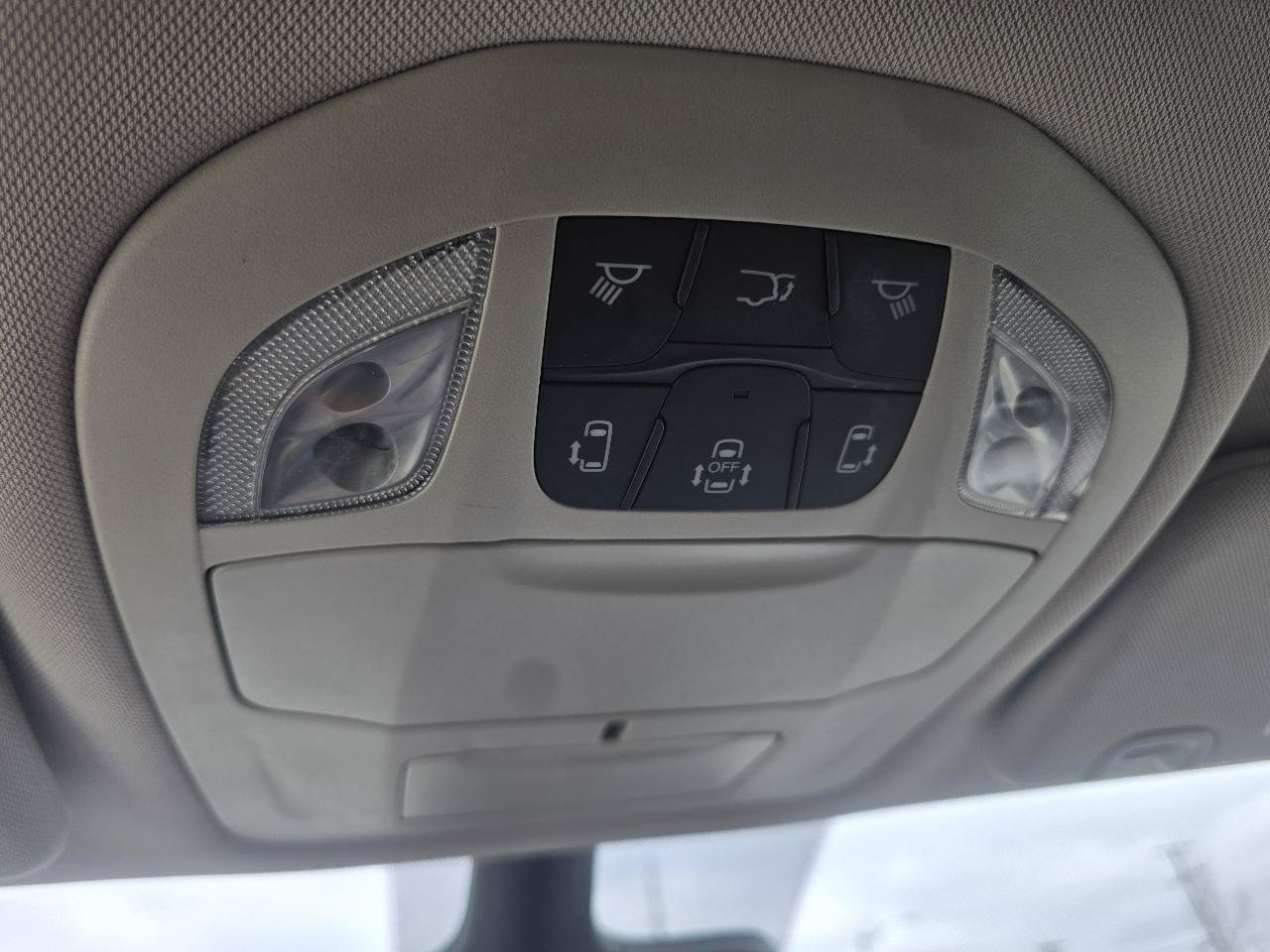 Used 2023 Chrysler Pacifica Touring-L FWD image 35