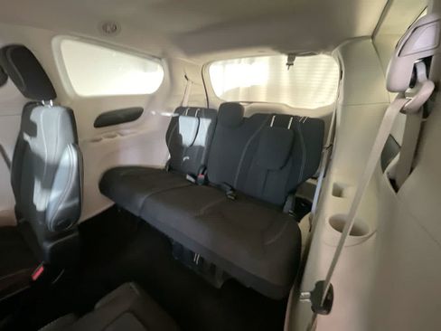 Used 2023 Chrysler Voyager LX FWD image 22
