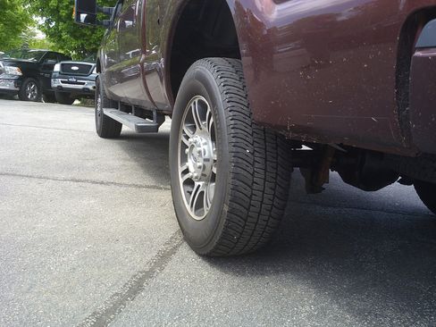 Used 2016 Ford F350 Platinum w/ FX4 Off-Road Package image 9