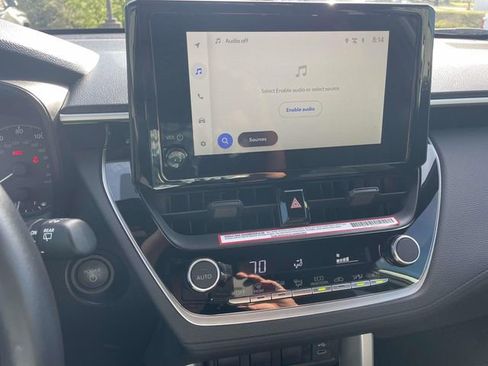 Used 2024 Toyota Corolla Cross SE image 25