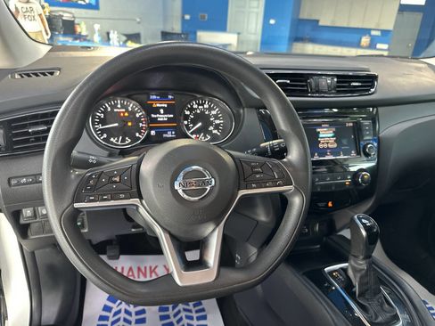 Used 2021 Nissan Rogue Sport S image 25