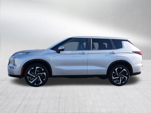 Used 2024 Mitsubishi Outlander SE image 6