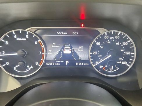 Used 2024 Nissan Rogue S FWD image 25