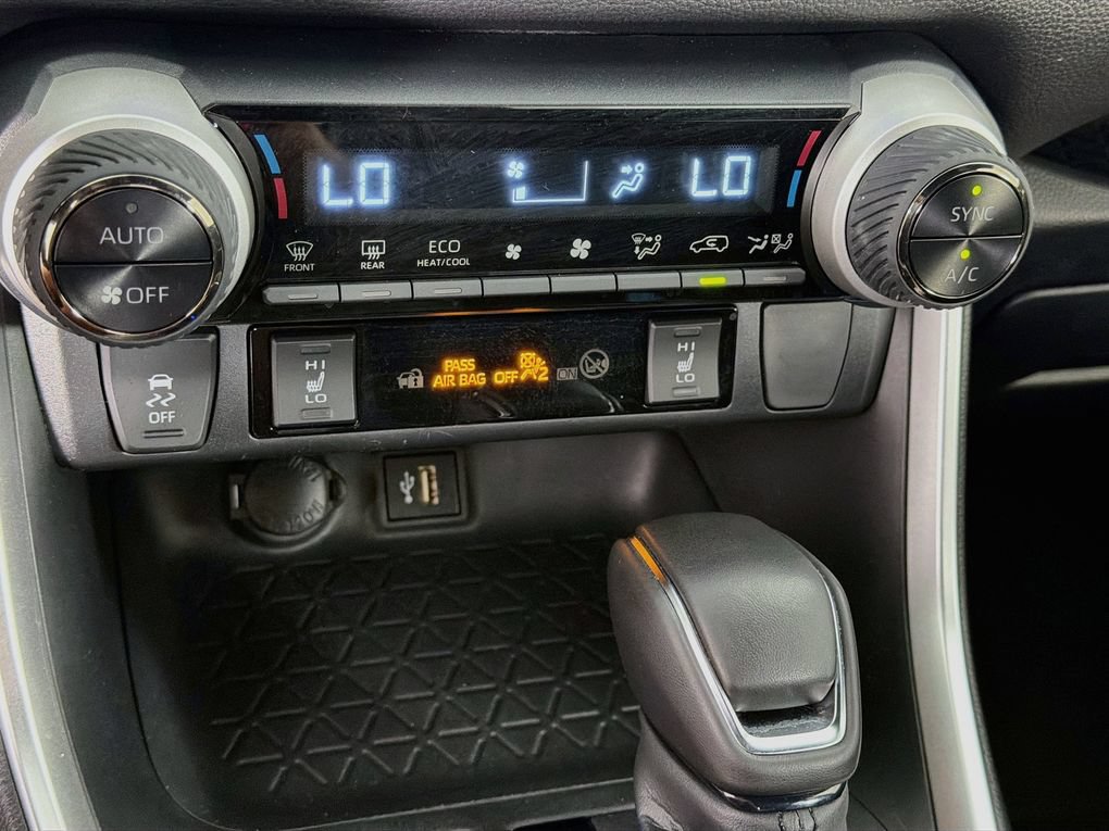Used 2025 Toyota RAV4 SE w/ Weather Package AWD/4WD image 20