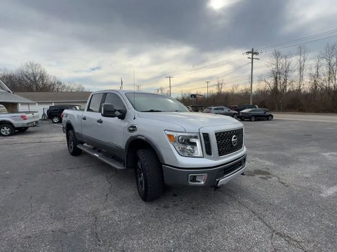 Used 2018 Nissan Titan PRO-4X image 2