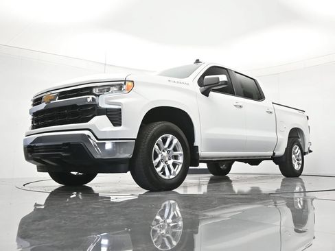Used 2024 Chevrolet Silverado 1500 LT AWD/4WD image 37