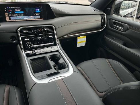 New 2026 Nissan Armada SL w/ Captain's Chari Seat Package image 21