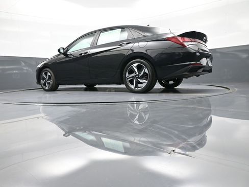 Used 2023 Hyundai Elantra SEL w/ Convenience Package image 27