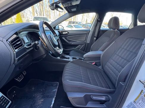Used 2019 Volkswagen Jetta GLI image 11
