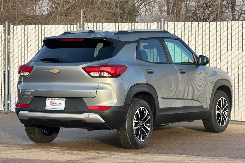 New 2026 Chevrolet TrailBlazer LT w/ Convenience Package FWD image 4