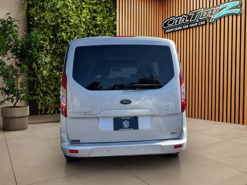 Used 2022 Ford Transit Connect XLT FWD image 5