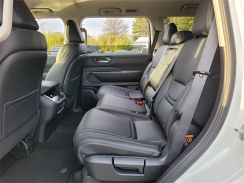 New 2026 Nissan Armada SV image 10