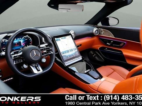 Used 2022 Mercedes-Benz SL 55 AMG 4MATIC w/ Driver Assistance Package image 38