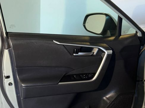 Used 2021 Toyota RAV4 XLE image 11