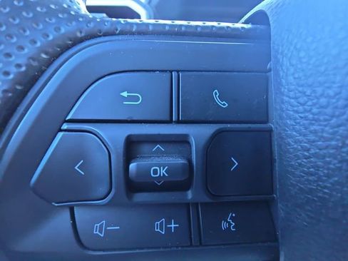 Used 2025 Toyota Tacoma SR5 AWD/4WD image 17