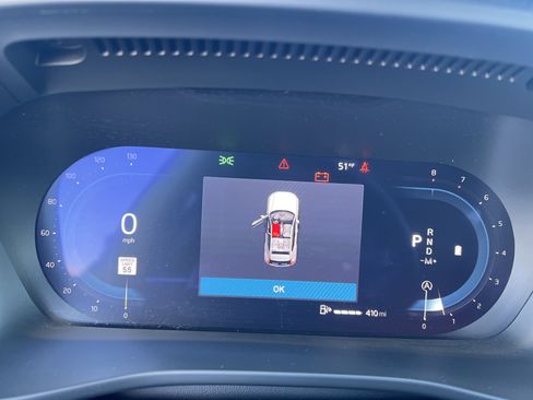 Used 2025 Volvo XC40 B5 Core image 21