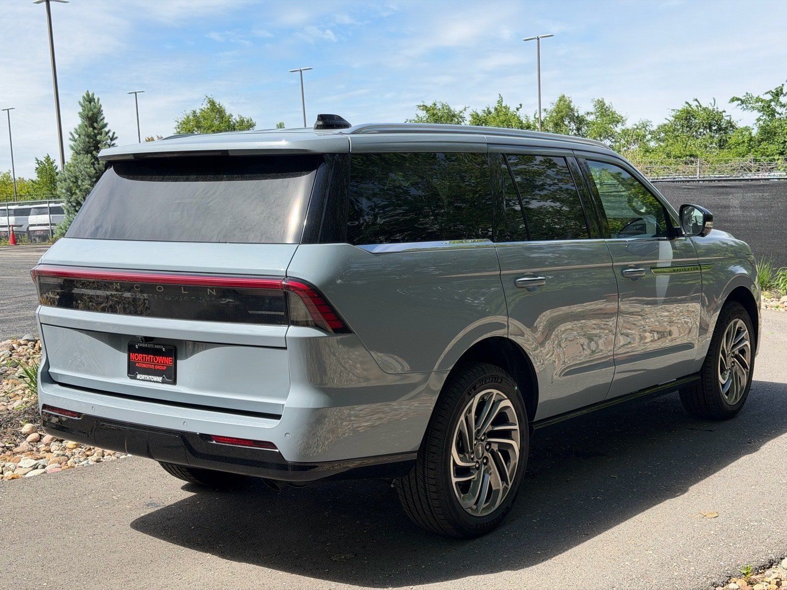 New 2026 Lincoln Navigator Reserve AWD/4WD image 5