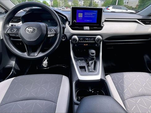 Used 2025 Toyota RAV4 XLE image 14