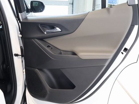 New 2026 Chevrolet Equinox LT w/ Convenience Package II image 31