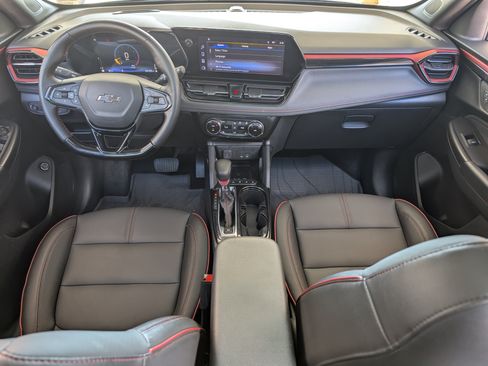Used 2025 Chevrolet TrailBlazer RS w/ Convenience Package FWD image 24