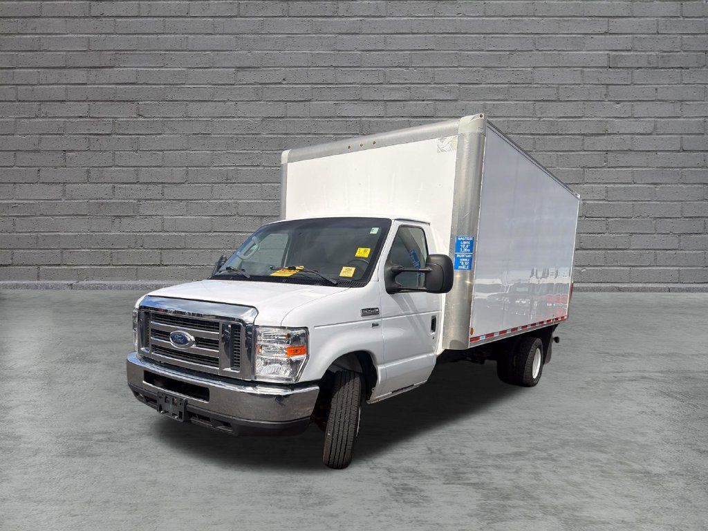 Used 2019 Ford E-450 and Econoline 450 Super Duty w/ Exterior Upgrade Package RWD image 3