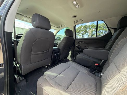 Used 2020 Chevrolet Traverse LT FWD image 23