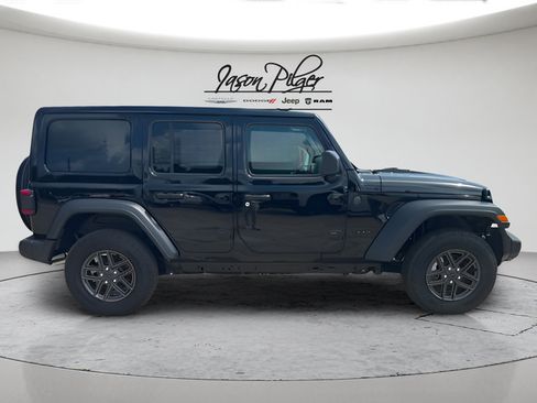 Used 2025 Jeep Wrangler Unlimited Sport AWD/4WD image 2