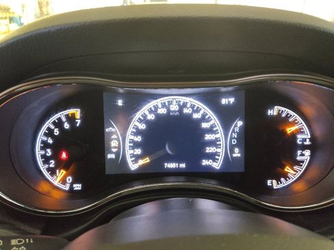Used 2020 Jeep Grand Cherokee Altitude AWD/4WD image 23