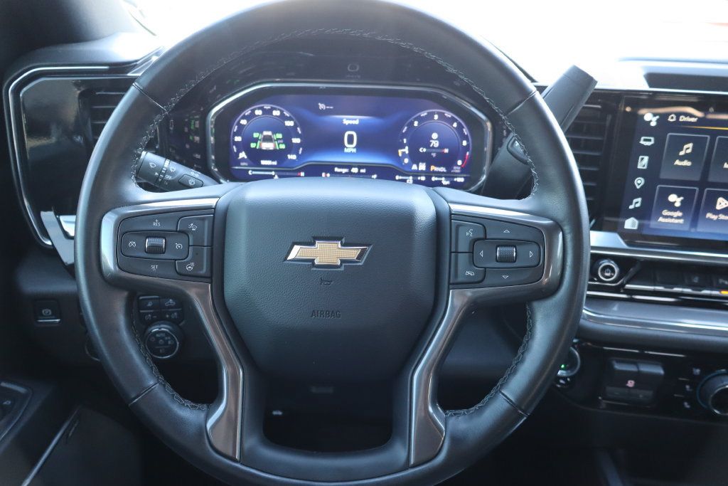 Used 2025 Chevrolet Silverado 3500 High Country w/ Technology Package AWD/4WD image 6