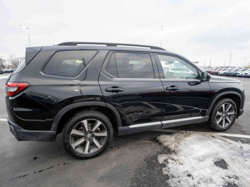 Used 2024 Honda Pilot Touring image 6