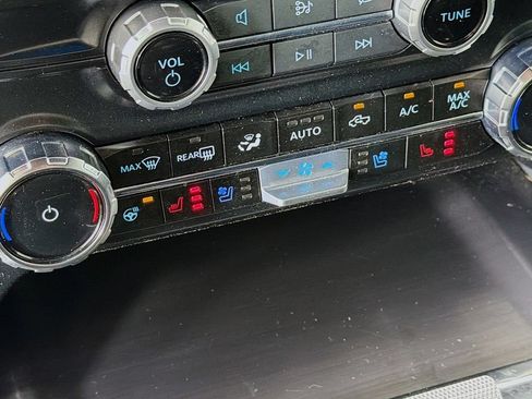 Used 2024 Ford F150 Lariat w/ Equipment Group 502A High AWD/4WD image 44