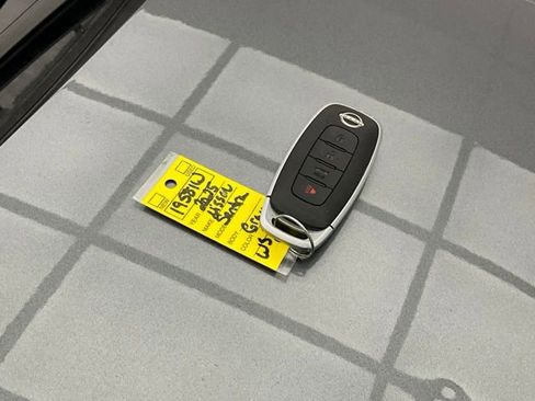 Used 2025 Nissan Sentra SV image 30