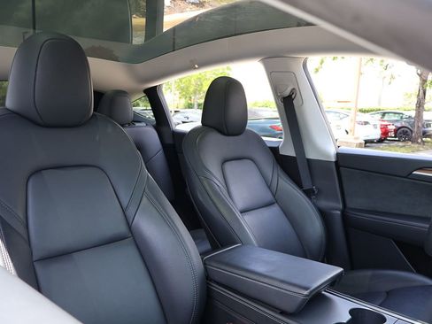 Used 2024 Tesla Model Y Performance AWD/4WD image 31