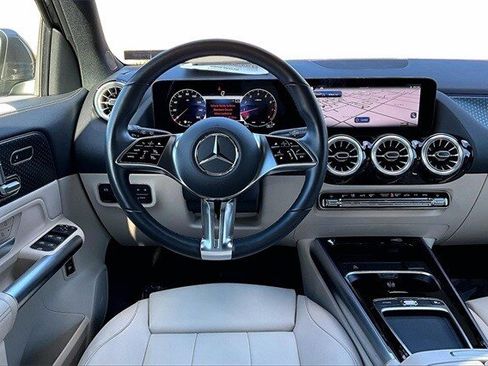 Certified 2025 Mercedes-Benz GLA 250 4MATIC image 11