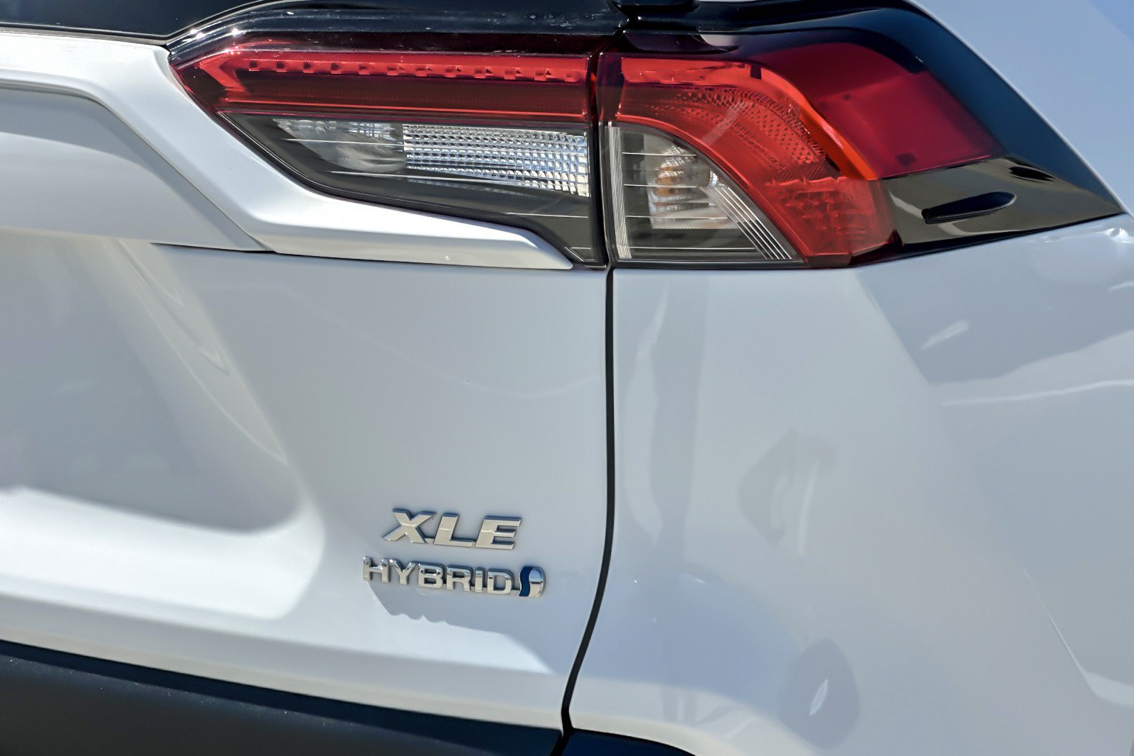 Certified 2021 Toyota RAV4 XLE w/ XLE Grade Weather Package AWD/4WD image 26