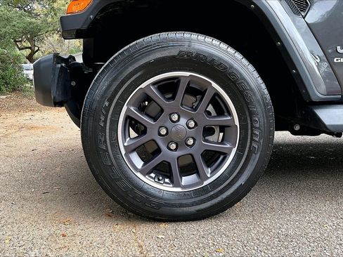 Used 2022 Jeep Gladiator Overland w/ Popular Equipment Package image 31