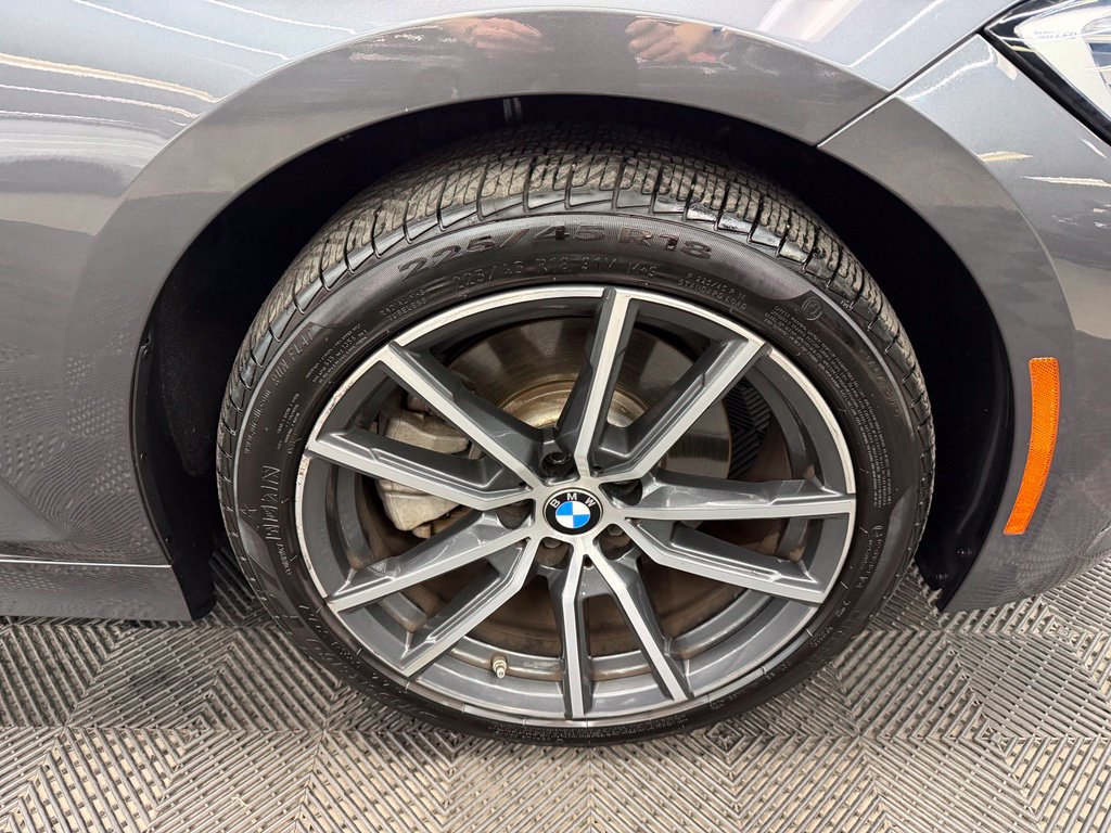 Used 2020 BMW 330i xDrive Sedan w/ Convenience Package AWD/4WD image 17