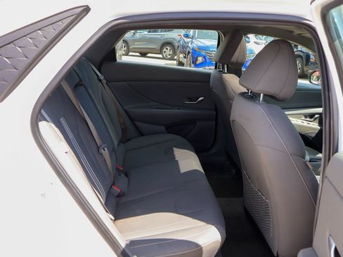 Used 2025 Hyundai Elantra SEL FWD image 10