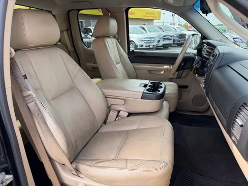 Used 2011 Chevrolet Silverado 1500 LT w/ All-Star Edition AWD/4WD image 9